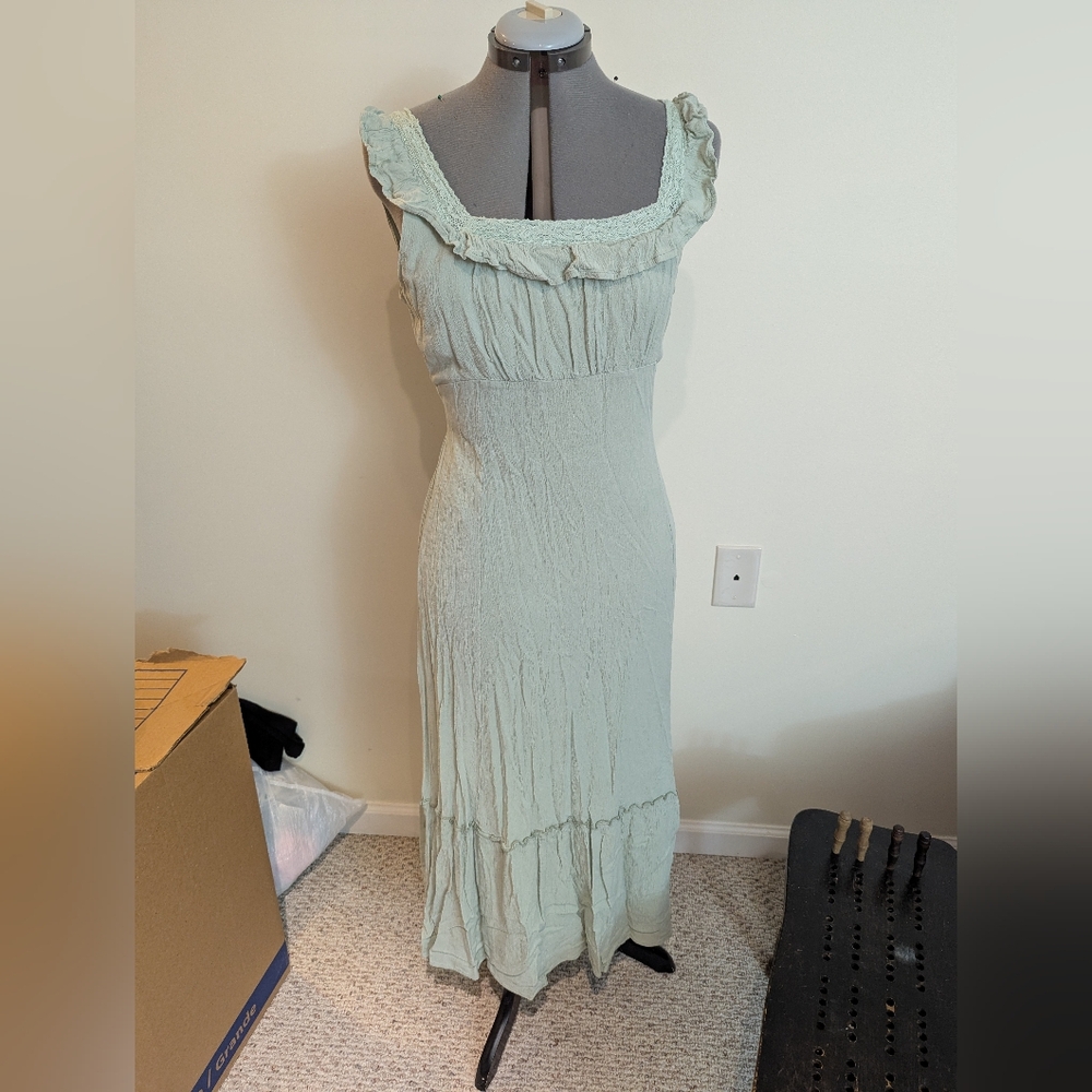 Elegant Mint Green Sleeveless Dress